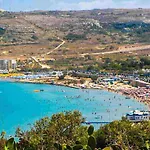 Luxury Seaside Eastlynn Flat Ghadira, * Mellieħa