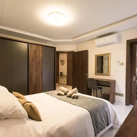 Luxury Seaside Eastlynn Flat Ghadira, メーリッハ
