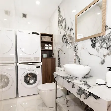 Luxury Seaside Eastlynn Flat Ghadira, アパート メーリッハ