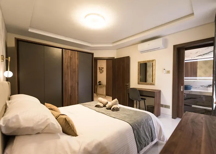 Luxury Seaside Eastlynn Flat Ghadira, Mellieħa