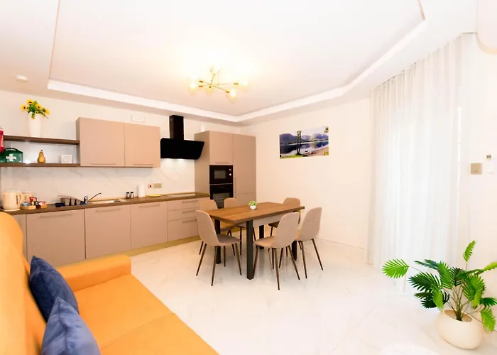 Daire Luxury Seaside Eastlynn Flat Ghadira, *