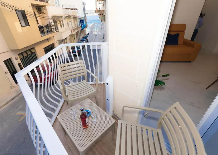 Luxury Seaside Eastlynn Flat Ghadira, Mellieħa